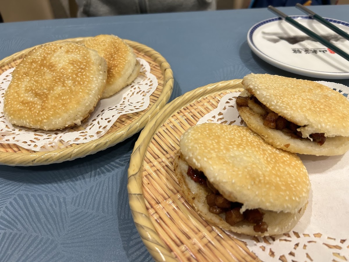 Hand In Hand Shandong Restaurant-10